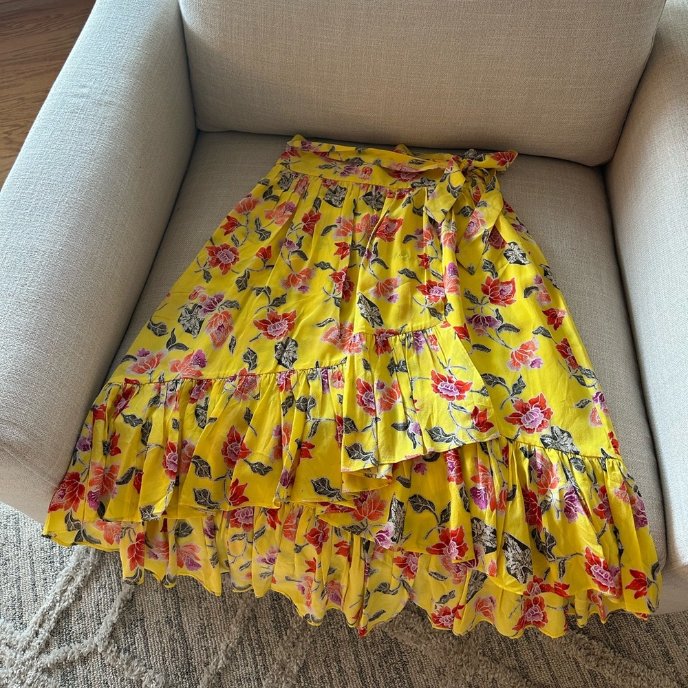 Beautiful yellow 100% silk skirt - Josie brand